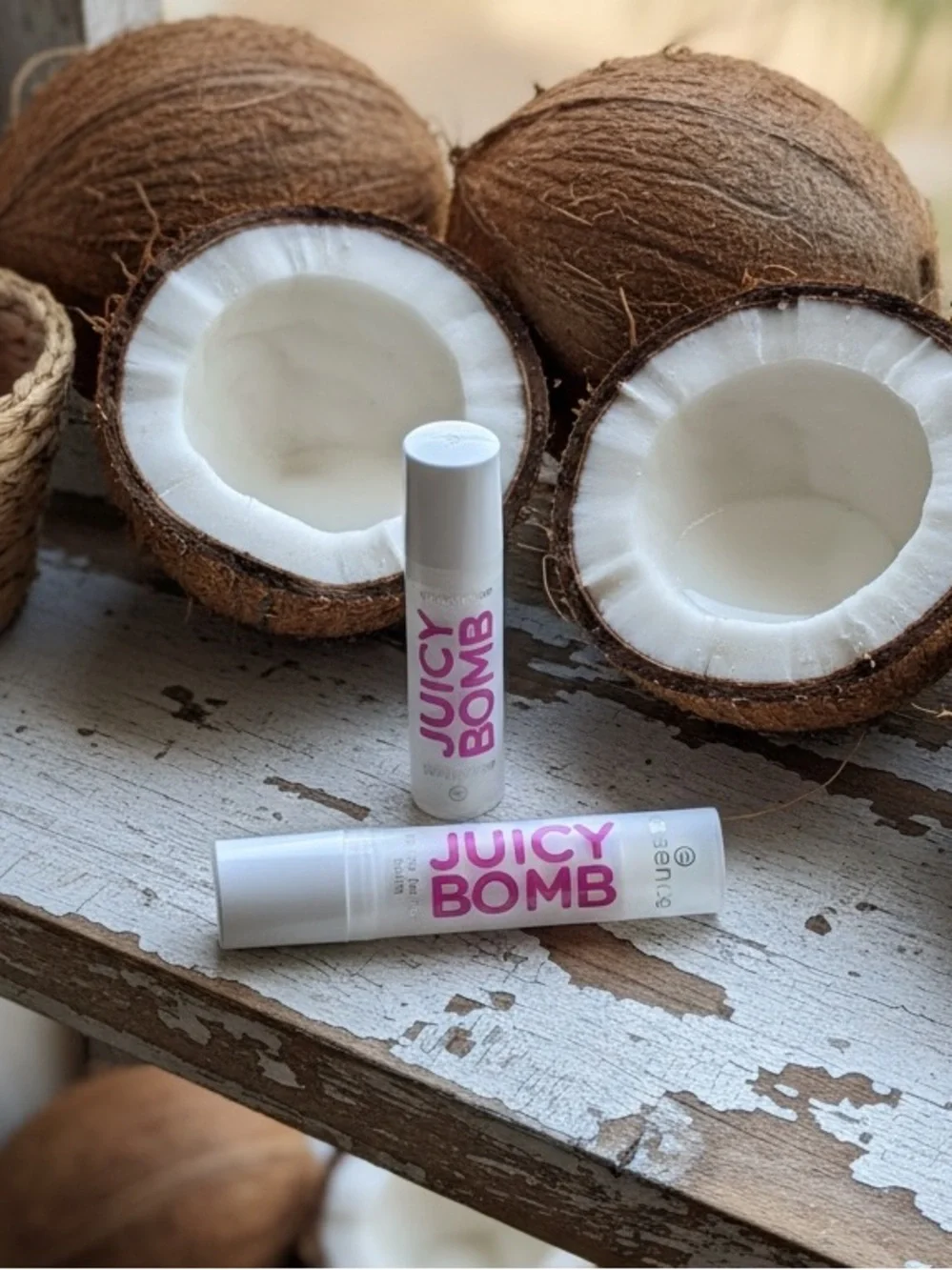 essence Juicy Bomb Glossy Butter Balm - Wake Me Up Before You Coco #06